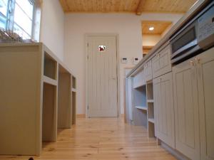 キッチンから洗面へ