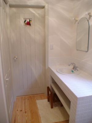 タイル張り手作り洗面台